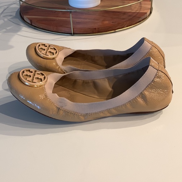 Tory Burch Caroline nude patent leather flats-size 8 - Picture 5 of 14
